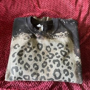 XL Gildan animal print sweatshirt